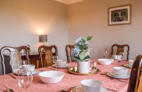 Munslow House | The Larches