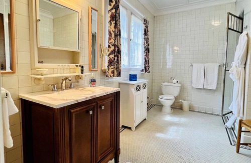 Sidney Bed & Breakfast | The Latch Inn