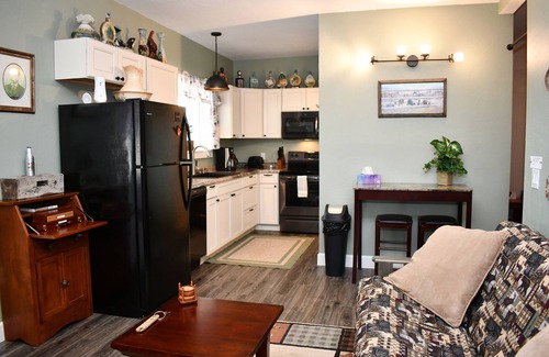 Philipsburg House | The Lazy 8 Apartment