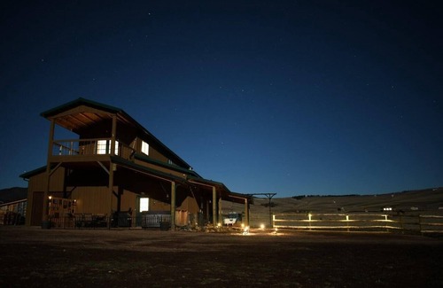 Philipsburg House | The Lazy 8 Apartment