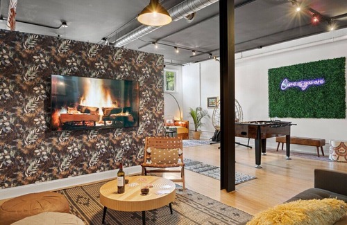 Lincoln Square Apartment | The Lincoln Square Hideaway