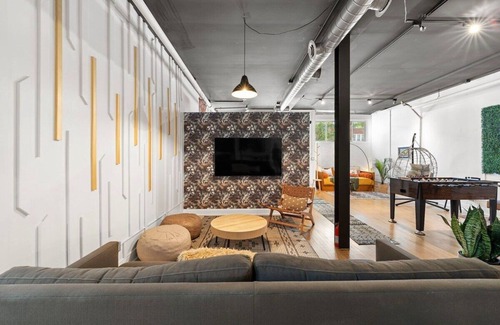 Lincoln Square Apartment | The Lincoln Square Hideaway