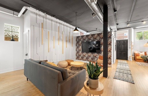 Lincoln Square Apartment | The Lincoln Square Hideaway