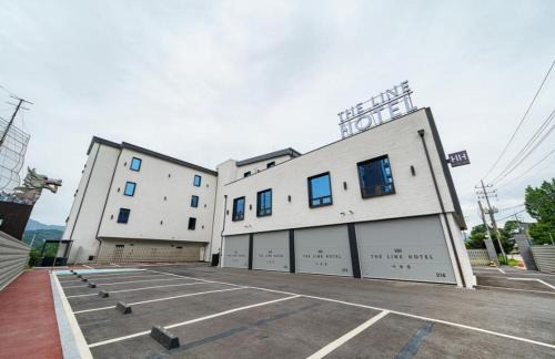 Gangha Hotel | The Line Hotel