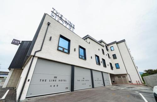 Gangha Hotel | The Line Hotel