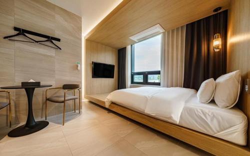 Gangha Hotel | The Line Hotel