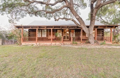 Uvalde House | The Lodge at Lightning Bug Springs