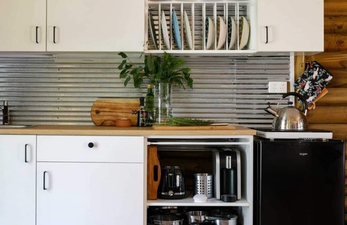 Wheatsheaf Apartment | The Love Shack Summar