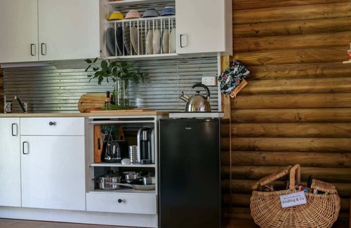 Wheatsheaf Apartment | The Love Shack Summar