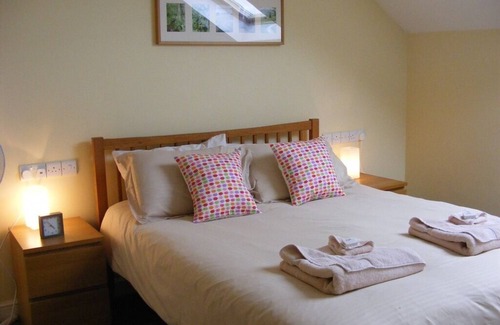 Kingswood Hotel | The Lowfield Inn