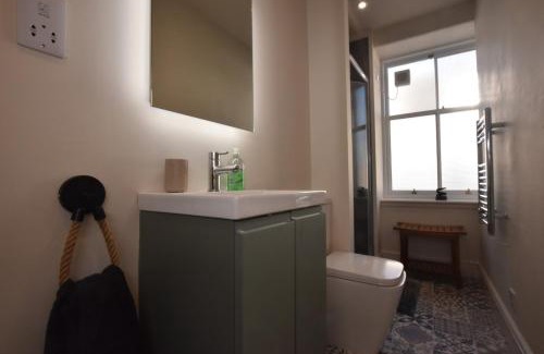 Marybank Apartment | The MacKenzie Apartment