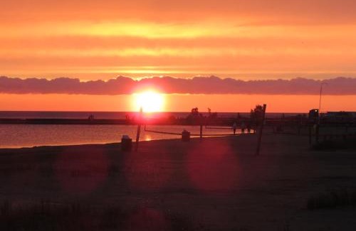 Port Elgin Resort | The Maples Cottages in Port Elgin