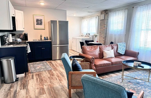 Ashland Apartment | The Market Place by Nest and Bloom Suite 4 (5045)