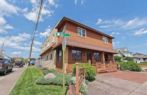 Ashland Apartment | The Market Place by Nest and Bloom Suite 4 (5045)