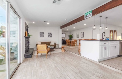 Tempe House | The Melrose @ ASU|Pool|Workspace|Firepit