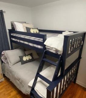 New Paltz House | The Meyer spacious family home with hot tub