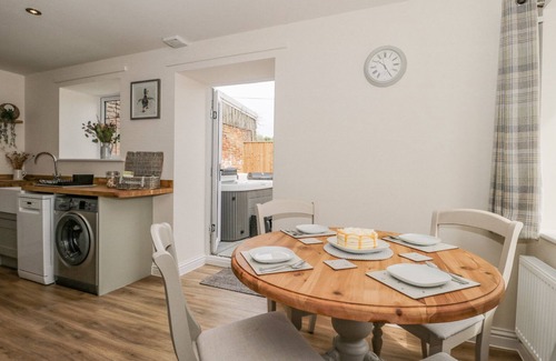 Thornicombe Cottage | THE MILL, pet friendly, with hot tub in Blandford Saint Mary