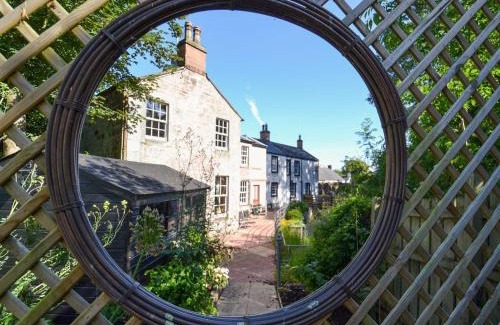 Annan House | The Moat House