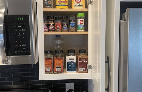 Old Seward - Oceanview House | The Modern Moose. A Ranch home close to airport.