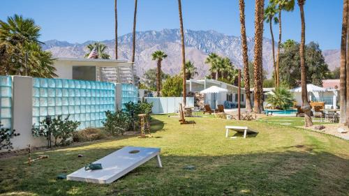 Desert Park Estates Hotel | The Monkey Tree Hotel Buyout by AvantStay Entire Hotel Buyout! Funky Rooms with Modern Amenities!