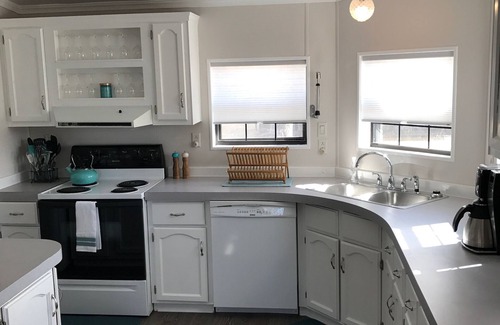 Hotchkiss House | The Moon House. Come mingle with the stars.