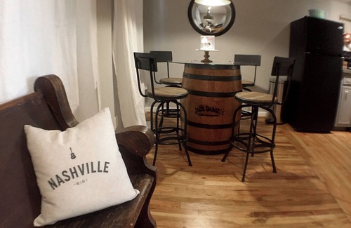 Hillsboro West End Condo | "The Nashville Local" in Hillsboro Village, walk to Vandy & Belmont Universities