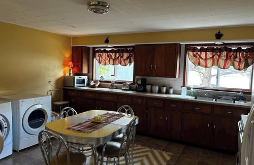 Xenia House | The Nesbitt House - Suite 144