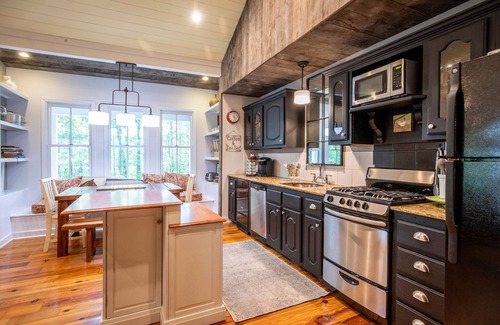 Oxford House | The Nest Egg, Discount rate for S. Carolina game!