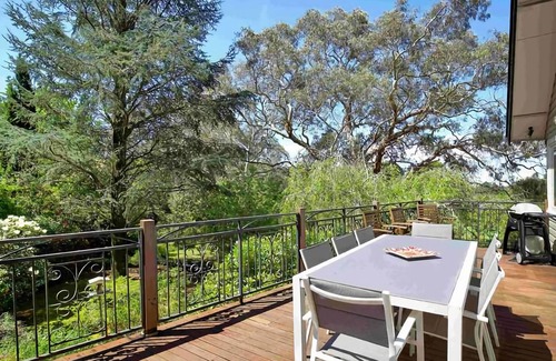 Blackheath House | The Nineteenth | Golfers dream close to 18th and 19th hole