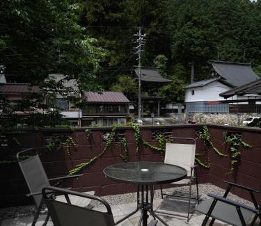 Hachiman-cho Apartment | The Nomad Inn Gujo