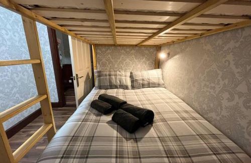 Crieff Apartment | The Nook Crieff - central 2-bed with garden :)