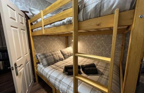 Crieff Apartment | The Nook Crieff - central 2-bed with garden :)