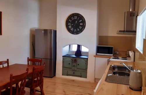 Moyhall Bed & Breakfast | The Nook Farm Cottage - Naracoorte