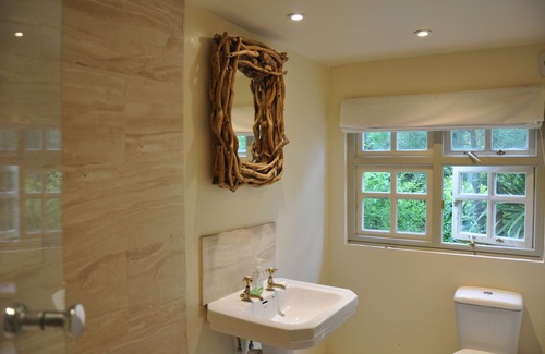 Wallingford Bed & Breakfast | The Old Farmhouse Inn B&B