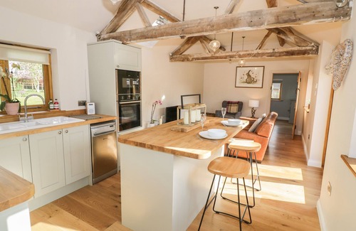 Defford Cottage | THE OLD PIGGERY, pet friendly, character holiday cottage in Defford