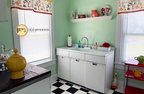 Riverton Apartment | The Old Riverton Post B&B ♦ KS Route 66 ♦ Vintage Charming Family Fun