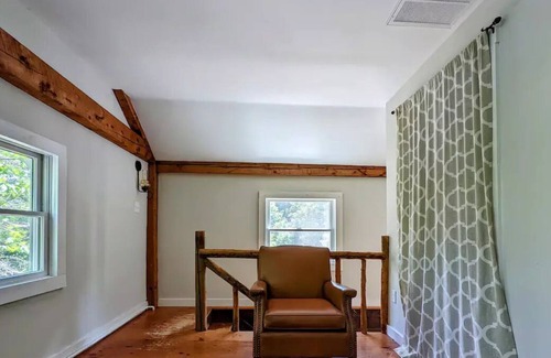 Campton Cottage | The Old Timber - Family Vacation Home with Large Recreation Room