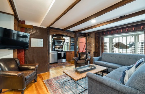 Rockport Apartment | The Orca – Modern Coastal Comfort Awaits