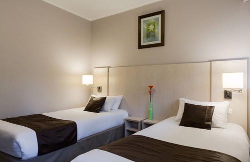 Anet Hotel | The Originals Access, Hôtel La Dousseine