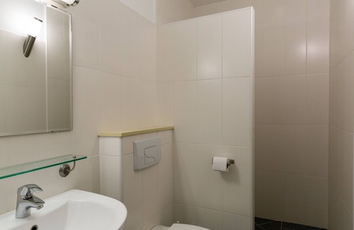 Anet Hotel | The Originals Access, Hôtel La Dousseine