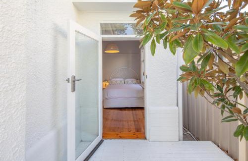 Glenelg South House | THE OSLO on Broadway Villa 2