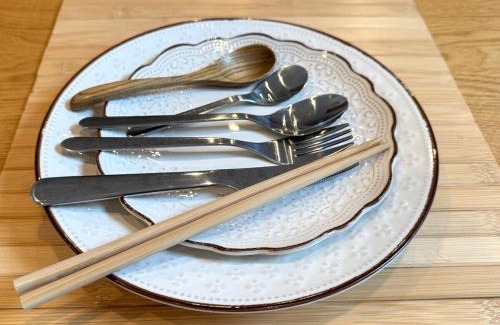 Inzai House | The Penguin