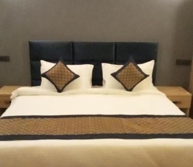 Mukteshwar Hotel | The Perch