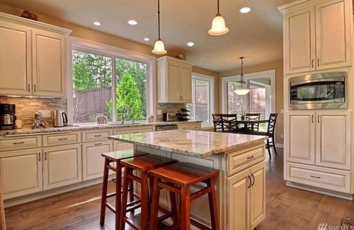 Lakewood Apartment | The Perfect Cozy, Convenient and Charming Room in University Place, WA