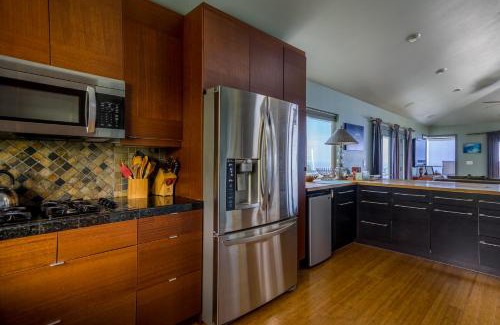 Captain Cook House | The Pineapple Palace