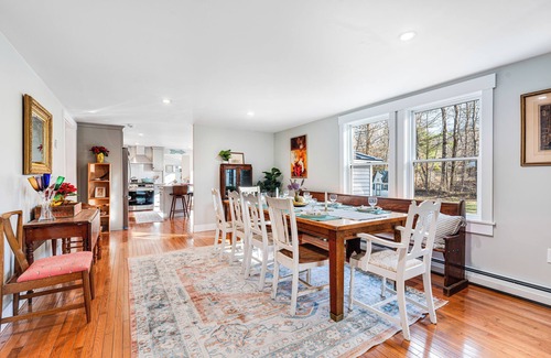 Norwich House | The Pines- Luxury Norwich home 5 miles to Dartmouth