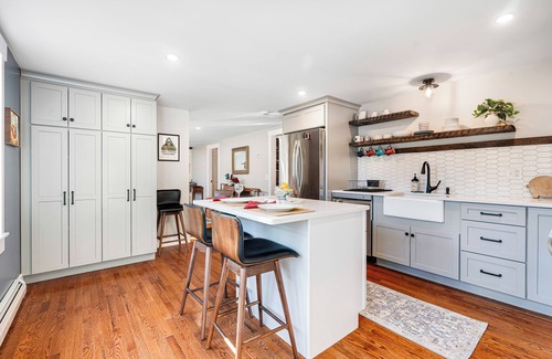 Norwich House | The Pines- Luxury Norwich home 5 miles to Dartmouth