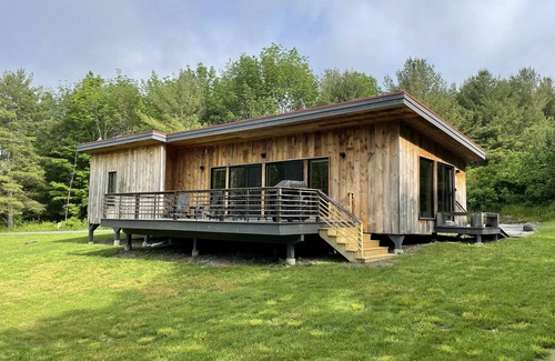 Chatham Cabin | The Pinetop Cabin | Modern ∙ Surrounded by Trees ∙ Sustainably-built