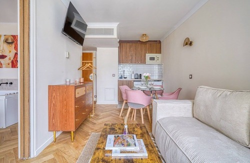 Faubourg de l'Arche Apartment | The Place To Be Paris Defense
