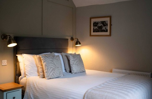 Itchen Abbas Bed & Breakfast | The Plough Itchen Abbas